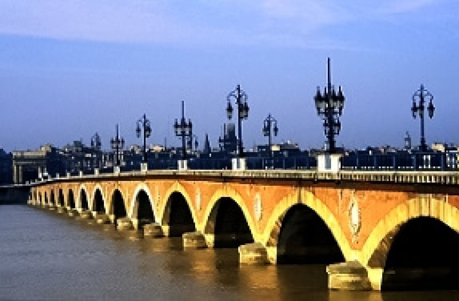 La région autour de la maison Lucilda bordeaux-pon